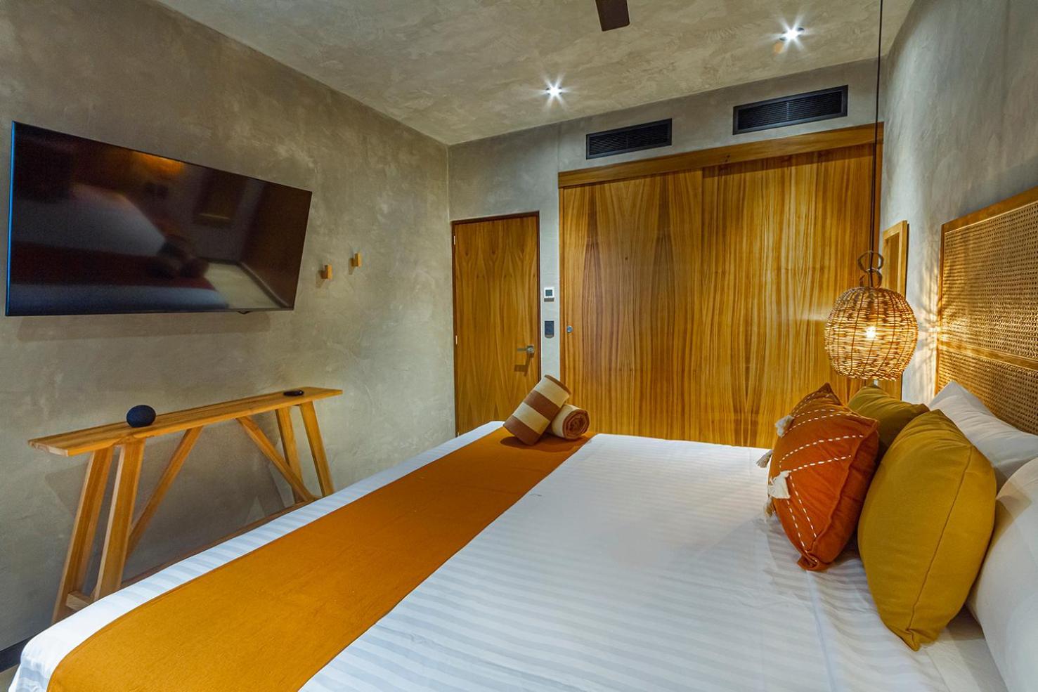 Devine Experience Modern Art 1bdrm Tuk